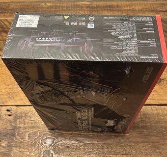 NerozbalenýTřípásmový Wi-Fi herní router ASUS ROG Rapture GT - 4