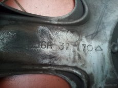 4ks originál poklice mazda r15 - 4