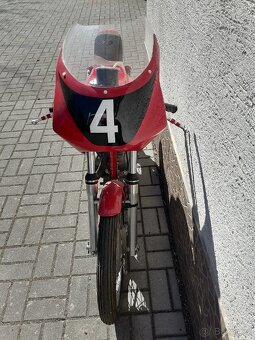 Závodní Ducati - 4