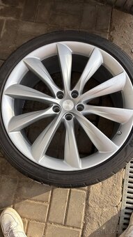 TESLA MODEL X KOLA R22 - 4