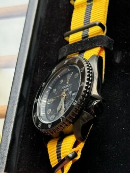 Seiko 5 Sports SRPK39K1 Bruce Lee Limited Edition - 4