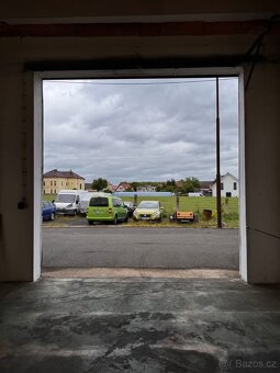 Pronájem GARÁŽ/SKLAD/DÍLNA/220m2/KLIDNÝ AREÁL/VELKÁ VRATA - 4