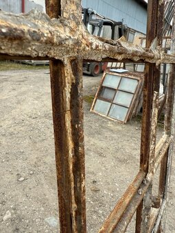 Tovární okno 48 - 4