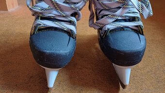 Brusle CCM AS-560 Junior dvojvelikost 32,5 / 33,5 - 4