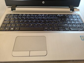 Výkonný notebook HP ProBook 450 v pěkném stavu - 4