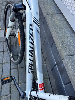 Trekové dámské jízdní kolo Specialized Ariel M - 4