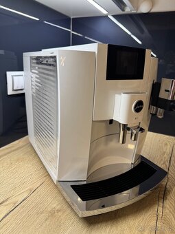 Kávovar Jura E8 - 4