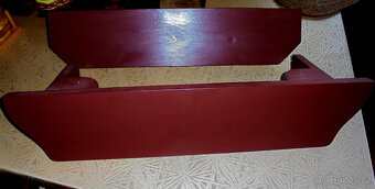 Polička masiv hnědá ozdobná, 2 různé typy - 4