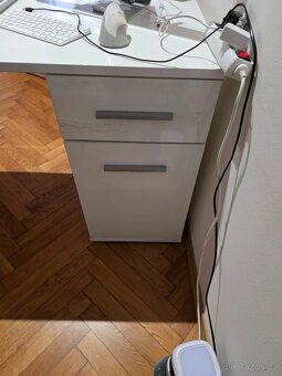 Psací stůl - bílý lesklý - 120x55x75 cm - 4