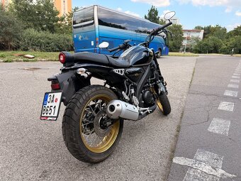 XSR 125 Legacy - 4