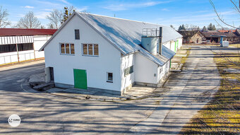 Výrobní, skladovací prostor na pozemku o výměře 12.774 m2 v - 4