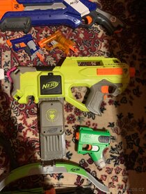 SOUBOR PISTOLÍ NERF - 4