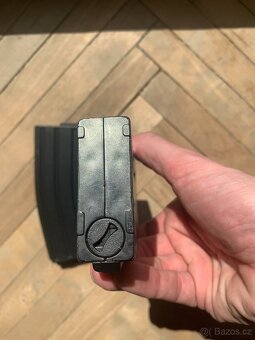 2x plastový Mid-Cap zásobník pro airsoftové zbraně - 130 BB - 4