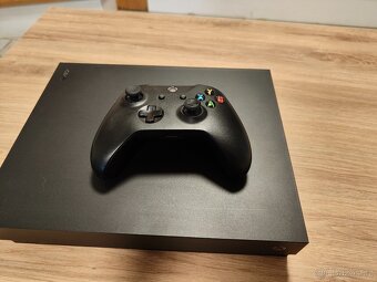 Xbox one X 1 TB + hry - top stav - 4