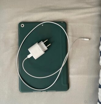 Apple iPad 10,2” 2021, Wi-Fi 64GB - stříbrný - 4