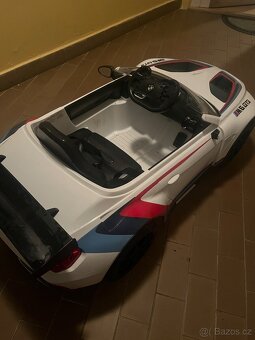 Elektrické auto BMW M6 GT - 4