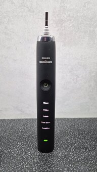 Zubní kartáček Philips Sonicare DiamondClean Prestige HX9352 - 4