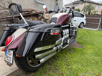 Triumph Rocket III clasic - 4