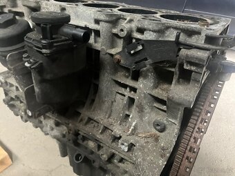 Volvo blok motoru - 4