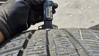 Zimní pneu 265/35/19 Pirelli - 4