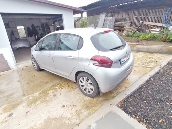 Peugeot 208 - 4