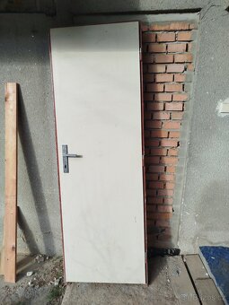 Dveře 60 se zárubněmi - 4