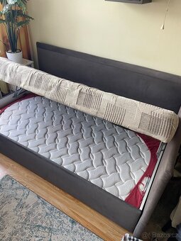 Postel s uloženým prostorem,zdarma pouze za odvoz - 4