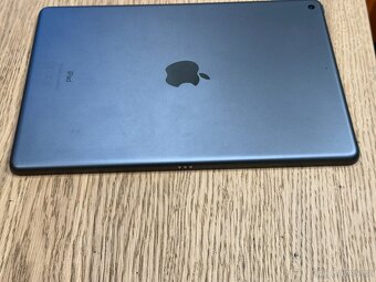 iPad 8. generace 2020 šedý s Apple Pencil - 4