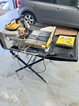 Řezačka na obklady a dlažbu dewalt - 4