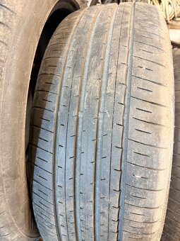 Dunlop 235/50R21 - 4