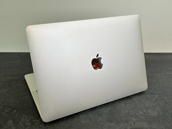 MacBook Pro 13'' 2019 / i5 / 16GB / 256GB SSD - DPH - 4
