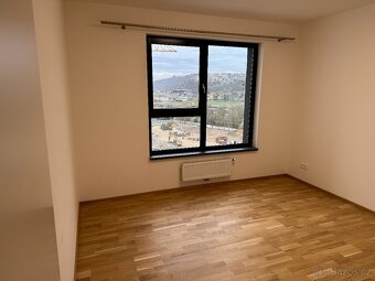 Pronájem bytu 2 + kk Zahálka Mezi Vodami - 4
