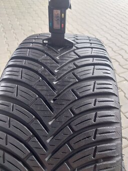 Prodám 2 x celoroční pneu Kleber 205/45/17 - 4