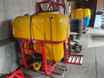 Postřikovače 300 - 800 l, záběr 12 m - 4