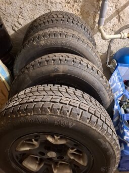 Kola jeep cherokee kj - 4