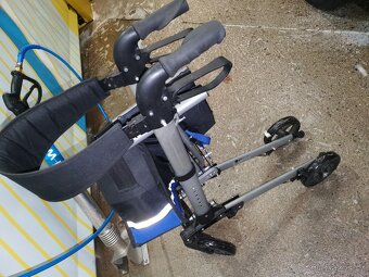 Prodám zdravotní vozík pro postižené skládací - 4