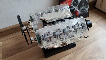 Franzis maketová stavebnice motoru V8 v měřítku 1:3 a zvuk - 4