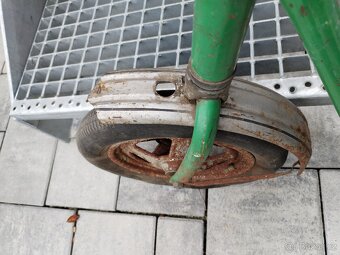 Stará retro dětská koloběžka - 4