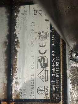 Ohřívací pec MEMMERT 300 - 4