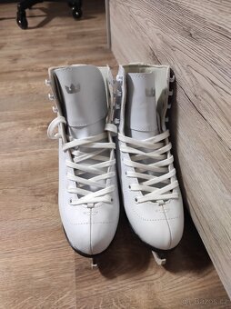 Dámské/ dívčí brusle Crowned Emily vel.38 - 4