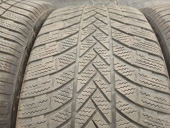 Zimní pneu Bridgestone 245/45/18 100V - 4