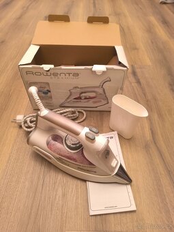 napařovací žehlička Rowenta - 4
