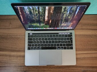 MacBook Pro 2018 | i5 • 8GB • 256GB SSD - 4