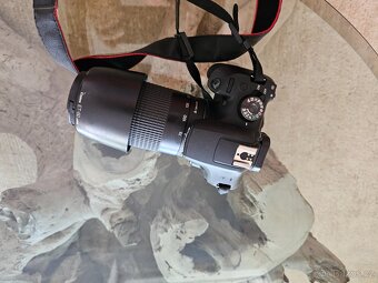 Canon EOS 2000D - 4