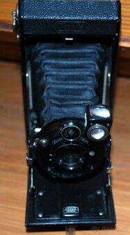 Analogový fotoaparát ZEISS IKON COMPUR - 4