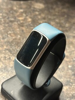 Chytrý náramek Fitbit Charge 5 stříbrný 2 - 4