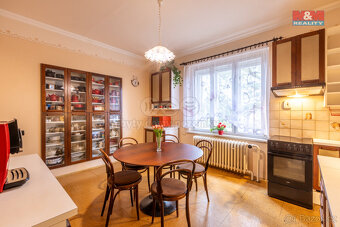 Prodej rodinného domu, 269 m², Jesenice, ul. Zahradní - 4