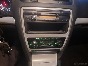 SKODA OCTAVIA 1.6 i - 4