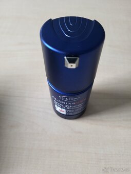 CLARINS MEN - PÉČE O VOUSY A POKOŽKU - 4