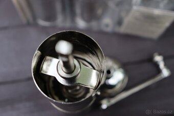 Ruční mlýnek na kávu Lodos Istanbul - stříbrný - 4